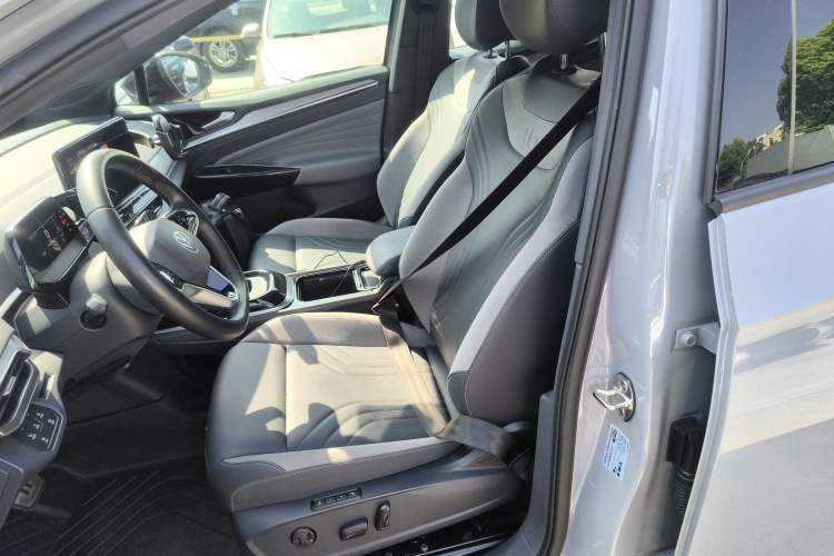 Used Volkswagen ID.4 CROZZ 2021 Long-Range PRO Two-Wheel Drive Version