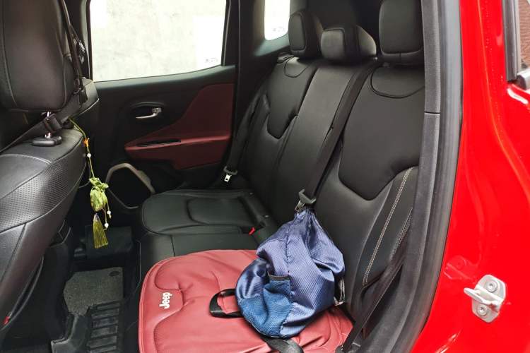 Used Jeep Renegade 2018 Connected Large Screen Version 180TS Automatic Four-Wheel Drive All-Terrain Version
