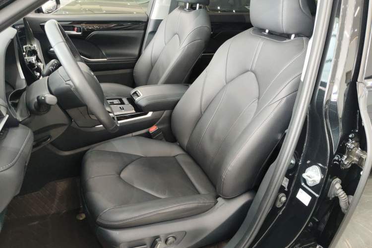 Used Toyota Highlander 2023 2.5L Smart Electric Hybrid Dual-Engine Four-Wheel Drive Prestige Version – 7 Seats Left Front Seat