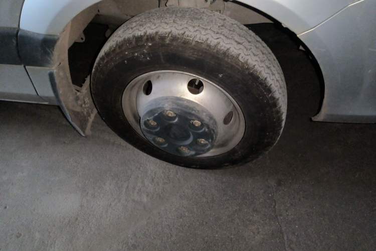 Used Foton Toano 2017 2.5T Rear Dual-Tire Commercial Version Long Wheelbase 4J25TC3