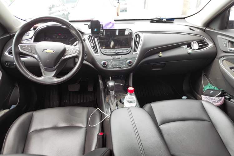 Used Chevrolet Malibu XL 2021 535T Automatic Sport Edition Center Console