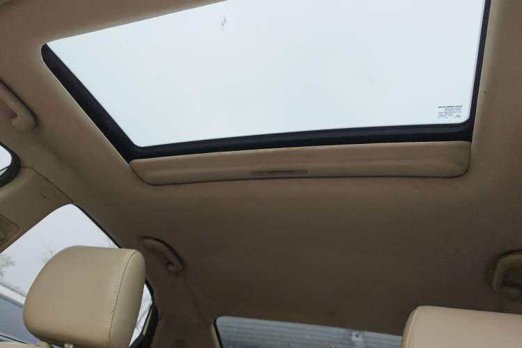 Used CHANGAN Eado 2014 1.6L Automatic Luxury Model Headliner