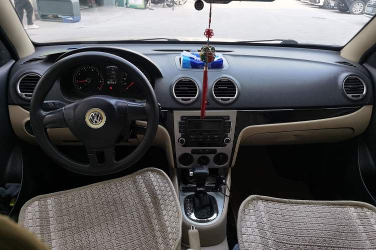 Used Volkswagen Lavida 2011 1.6L Automatic PinYou Edition
