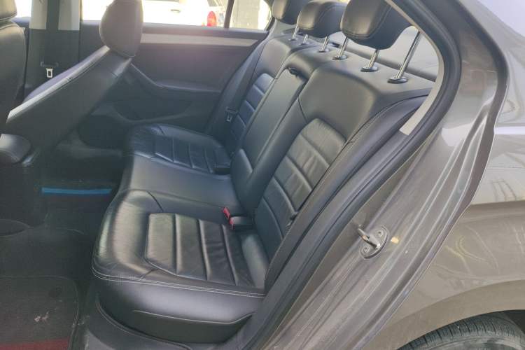 Used Volkswagen Jetta 2013 1.6L Manual Luxury Model