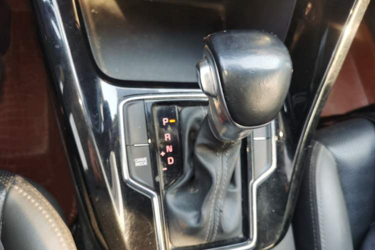 Used Kia Sportage R 2018 2.0L Automatic Smart Luxury Version China V Standard Gear Lever