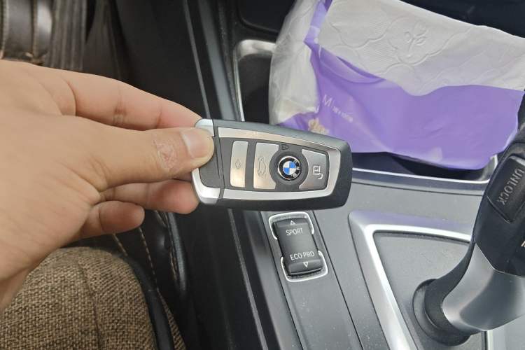 Used BMW 3 Series 2013 320i Active Edition Vehicle Key