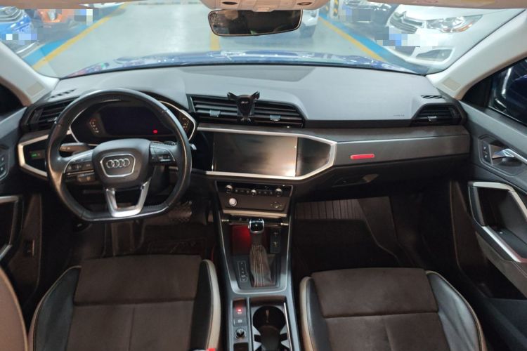 Used Audi Q3 2019 40 TFSI Fashion Dynamic Model Center Console