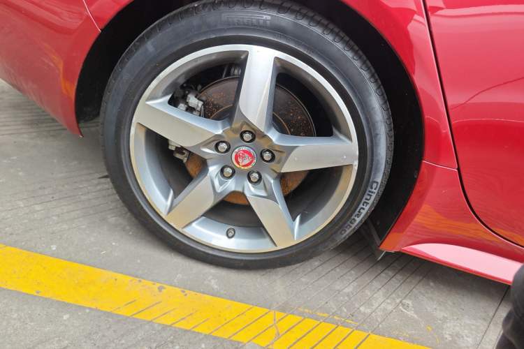 Used Jaguar XE 2015 2.0T 200 PS R-Sport