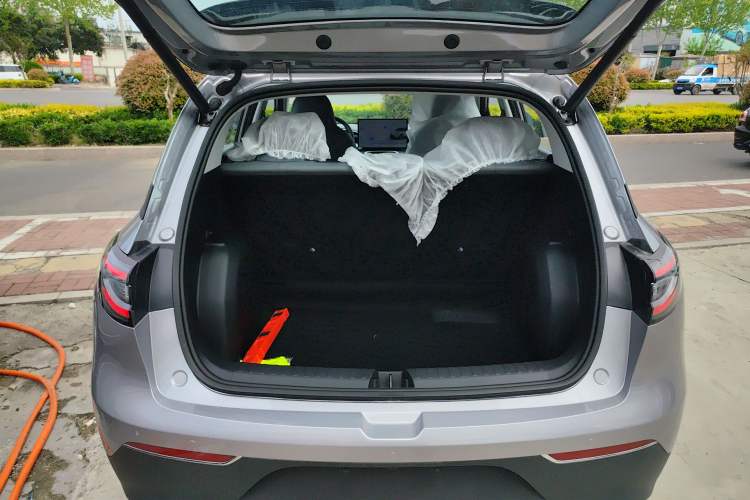 Used Geely Galaxy Geome 2026 Model 310km Dream Edition Trunk