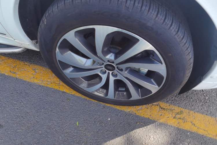 Used Land Rover Discovery Sport 2021 249 PS R-Dynamic HSE Luxury Custom Edition
