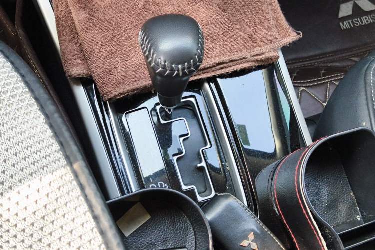 Used Mitsubishi Outlander 2019 2.0L Two-Wheel Drive Comfort Edition 5 Seats China V Standard