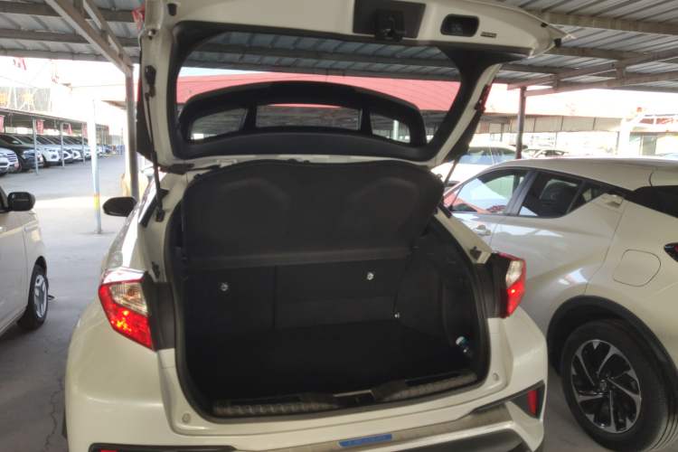 Used Toyota IZOA 2021 2.0L Enjoy Edition
