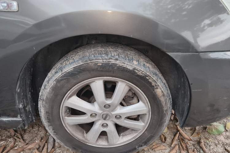 Used Nissan Sylphy 2012 Classic 1.6XE Manual Comfort Edition Right Front Wheel Hub