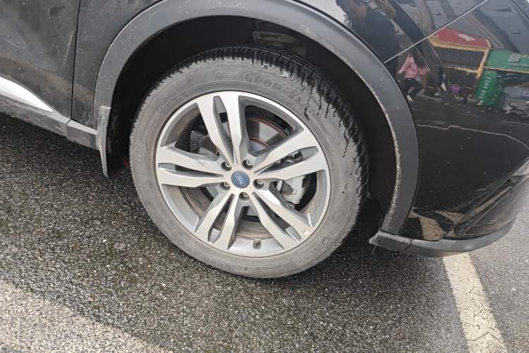 Used Ford Equator Sport 2022 Facelift EcoBoost 170 Prestige Model Right Front Wheel Hub