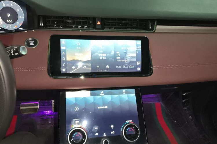 Used Land Rover Range Rover Evoque 2023 Aurora L 249 PS Luxury Edition