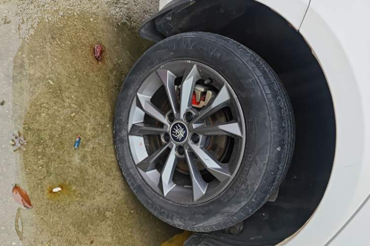 Used BYD Qin 2019 1.5L Automatic Prestige Model Right Rear Wheel Hub