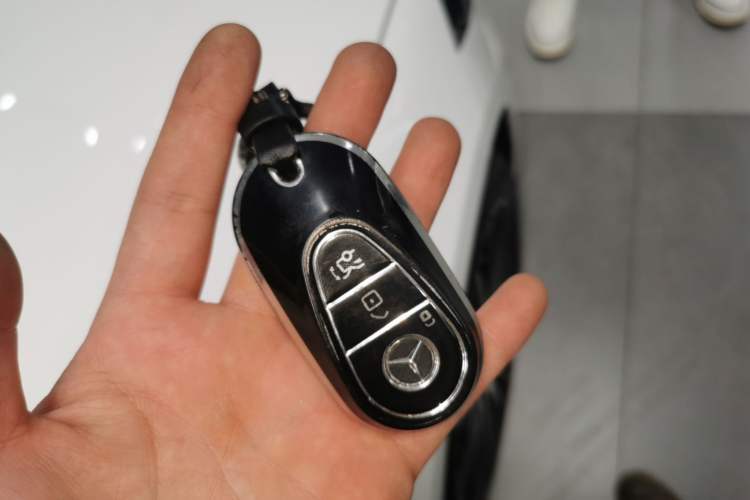 Used Mercedes-Benz C-Class 2023 Revised C 200 L Sport Edition Vehicle Key