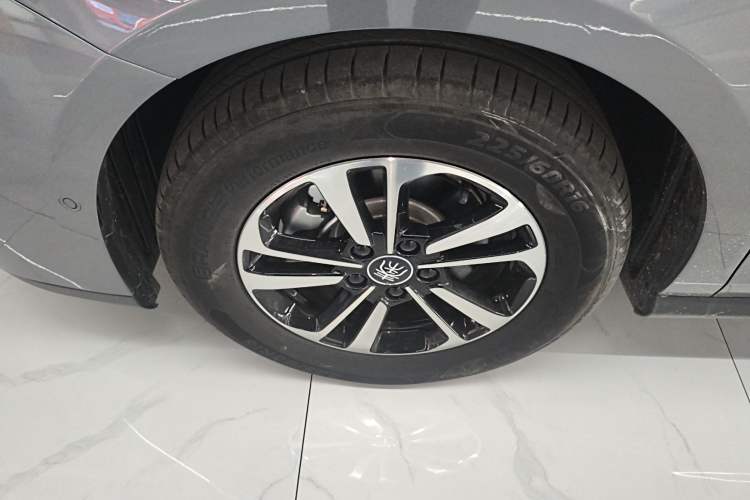 Used BYD Qin PLUS 2025 DM-i Smart Drive 120KM Superior Model
