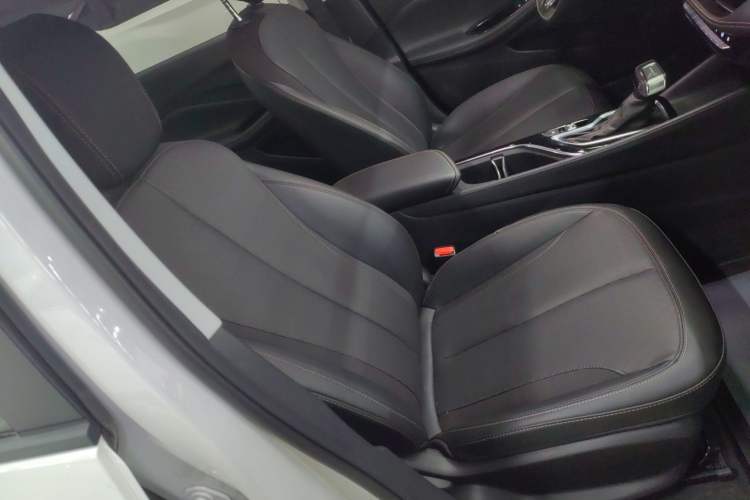 Used Buick Verano 2023 Pro Enjoyment Edition Right Front Seat