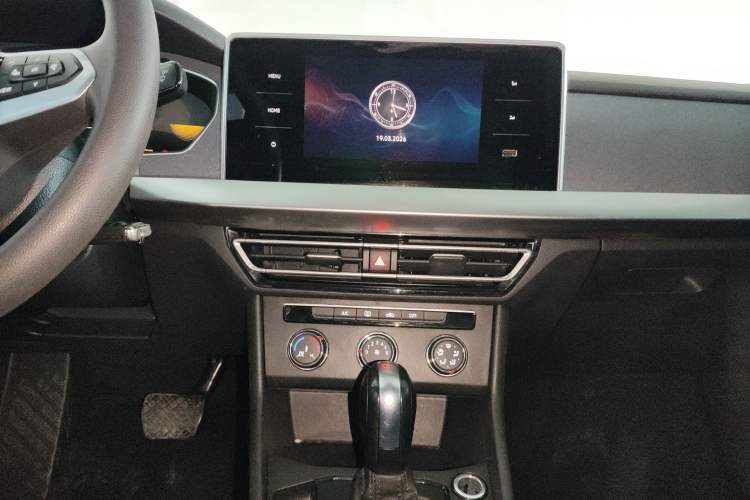 Used Volkswagen Lavida 2024 1.5L Automatic DeYi Edition Audio And AC Panel