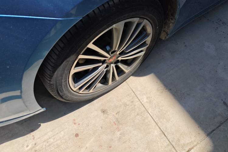 Used Roewe i6 2019 PLUS 20T TST 4G Connected Flagship Superb Edition Left Front Wheel Hub