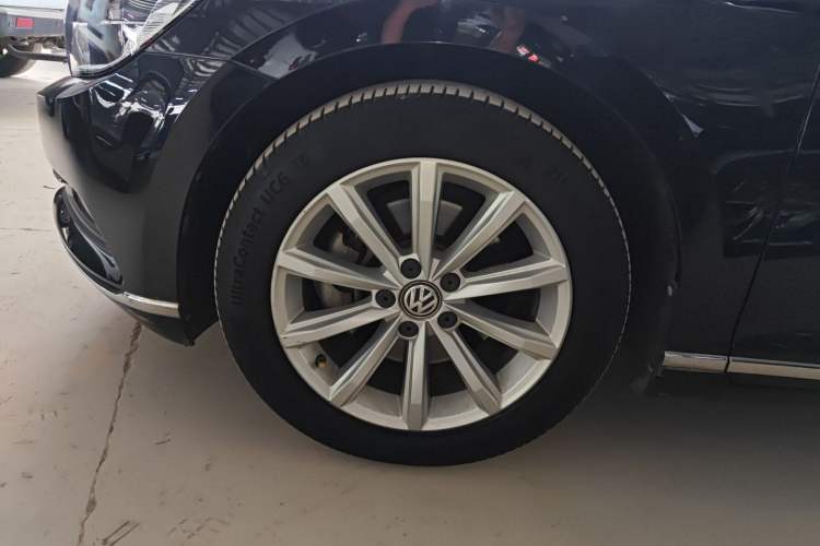 Used Volkswagen Magotan 2017 330TSI DSG Leading Model Exterior 2