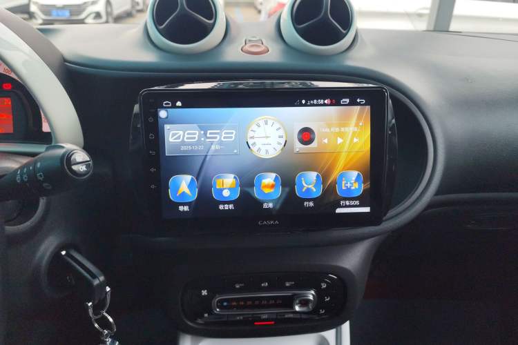 Used smart fortwo 2015 1.0L 52 kW hardtop Dynamic version