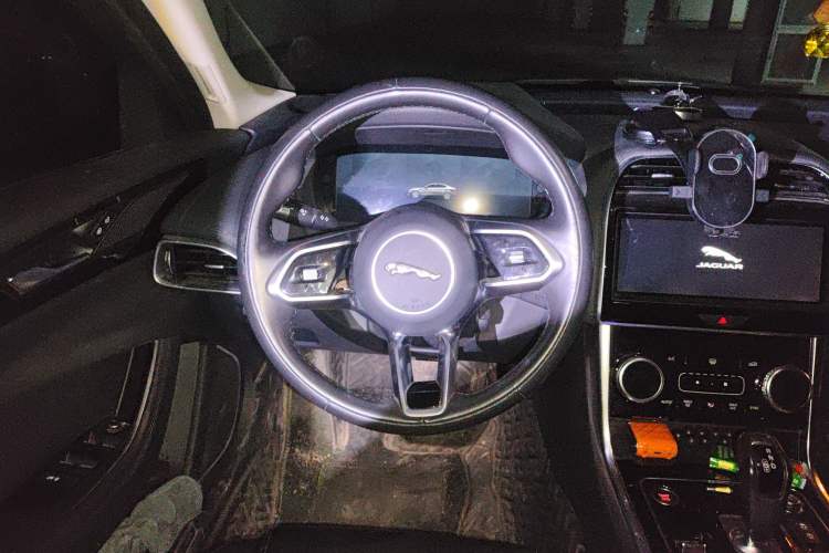 Used Jaguar XEL 2020 2.0T 200 PS S Advanced Elegance Edition
