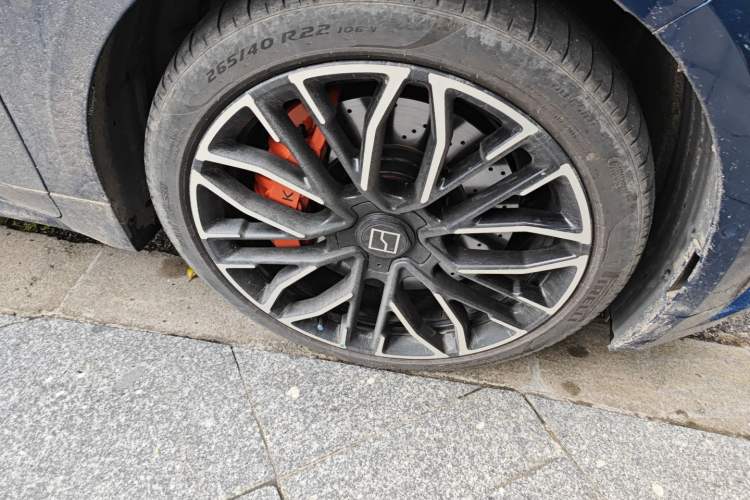 Used Zeekr 001 2024 YOU Edition 100 kWh All-Wheel Drive Right Front Wheel Hub