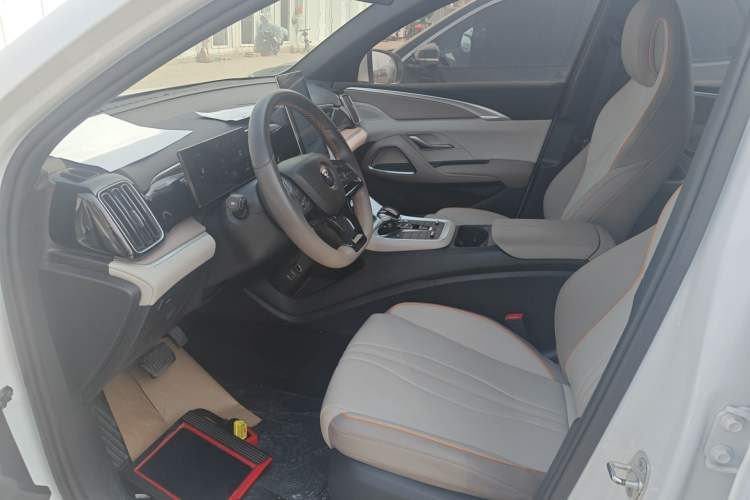 Used BYD Song Pro New Energy 2024 HONOR Edition DM-i 71KM Navigation Model Left Front Seat