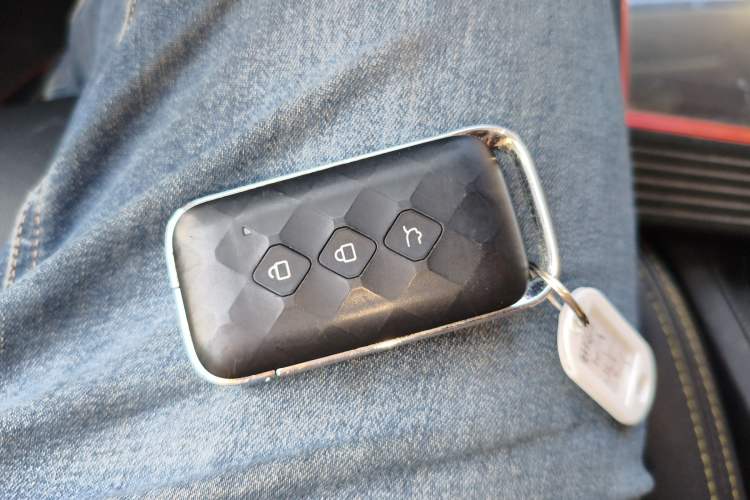 Used Wuling Alvez 2022 1.5T CVT Trendy & Cool Edition
