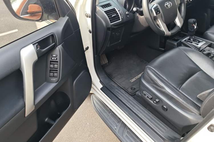 Used Toyota Prado 2016 2.7L Automatic Standard Edition Driver Seat