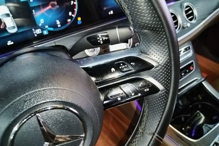 Used Mercedes-Benz E-Class 2021 E 300 L Sporty and Stylish Model Gear Lever
