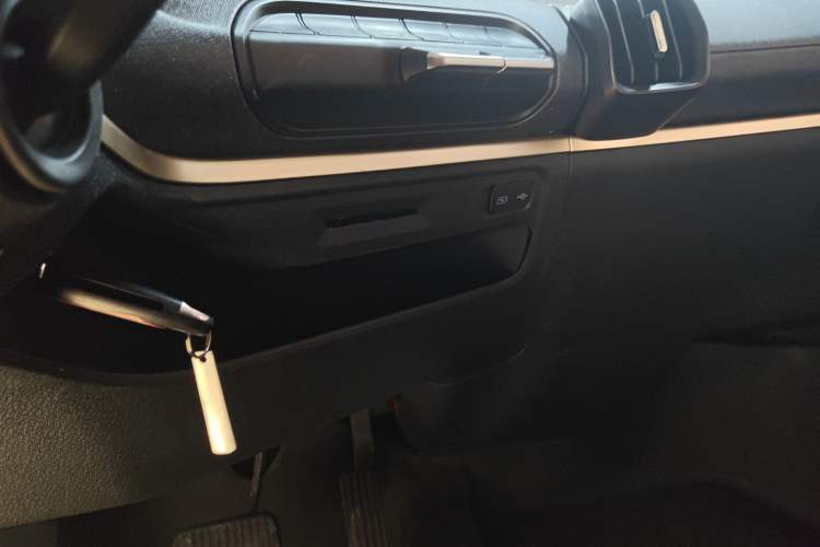 Used Baojun KiWi EV 2022 Artist Lite Edition Lithium Iron Phosphate
