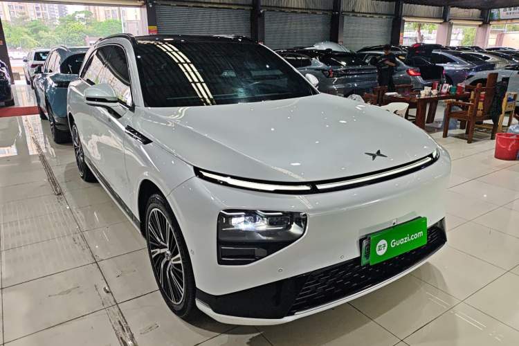 Used XPeng G9 2022 702 Max Front Right 45 Deg