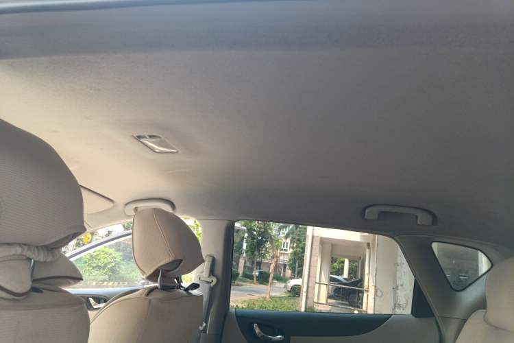 Used Nissan Tiida 2011 1.6L CVT Comfort Model Headliner