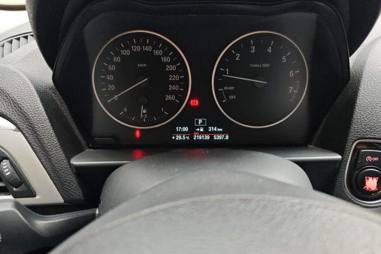 Used BMW 1 Series 2012 116i Leading Model Odometer Close Up