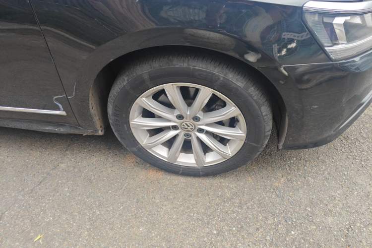 Used Volkswagen Passat 2016 280TSI DSG Prestige Edition Right Front Wheel Hub