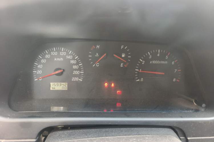 Used Jinbei Grace 2013 2.0L Zhi Ling Standard 7-Seater All-Games Commemorative Version China IV Standard
