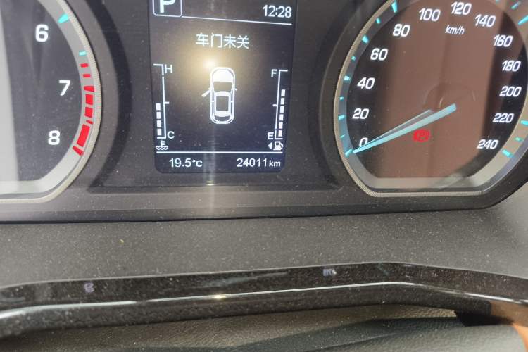 Used CHANGAN X7 PLUS 2024 1.5T Automatic Smart Enjoyment 5-Seater Odometer Close Up