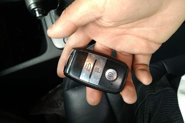 Used Kia K3 2013 1.6L Automatic Premium Vehicle Key