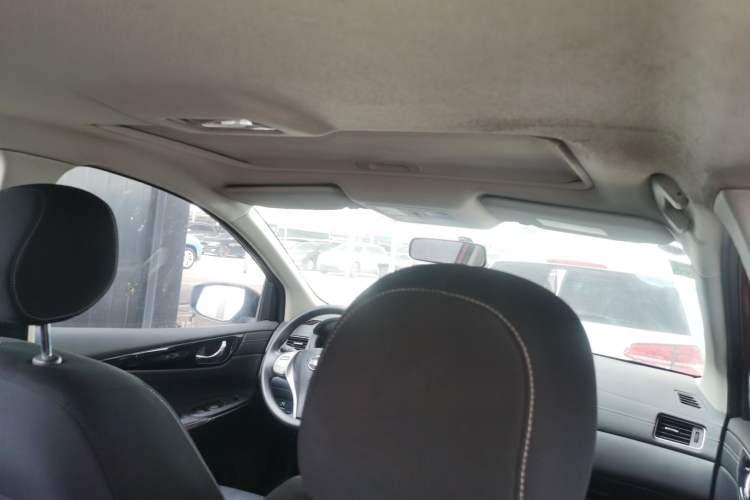 Used Nissan Tiida 2016 1.6L CVT Cool Dynamic Edition Headliner