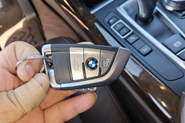 Used BMW X5 2017 xDrive35i Elegant Edition Vehicle Key