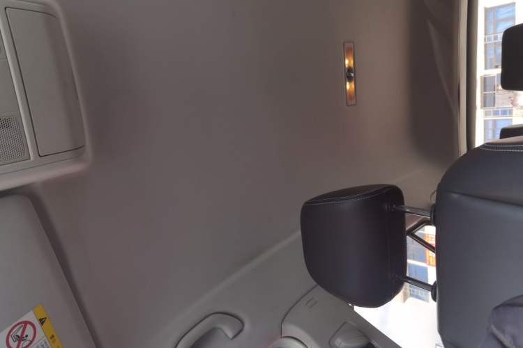 Used Volkswagen Tiguan L 2017 300TSI Automatic Two-Wheel Drive Silk Road Luxury Edition
