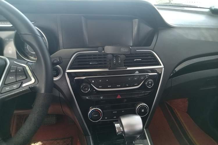 Used Leopaard CS10 2017 2.0T Automatic Luxury Model Audio And AC Panel