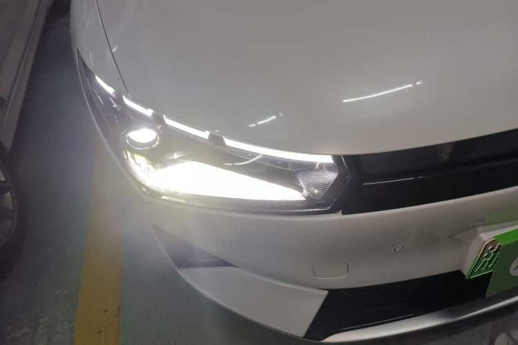 Used XPeng P5 2021 550E Right Front Headlight