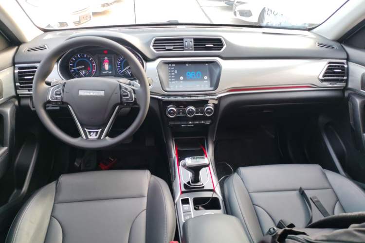 Used Haval H2 2018 Chuanxiang Edition Blue Badge 1.5T Dual-Clutch Two-Wheel Drive Fashionable Model