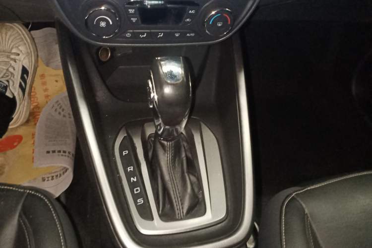 Used Ford Escort 2015 1.5L Automatic Fashion Model Gear Lever