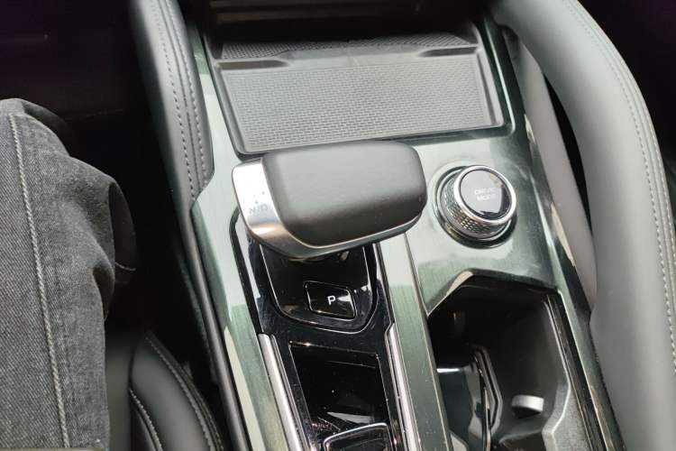 Used Geely Auto Monjaro L 2021 2.0TD DCT EVO Two-Wheel Drive Smart Luxury Version Gear Lever