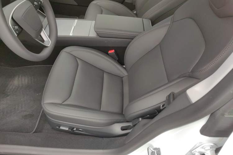 Used Tesla Model 3 2025 Long-Range All-Wheel-Drive Version
